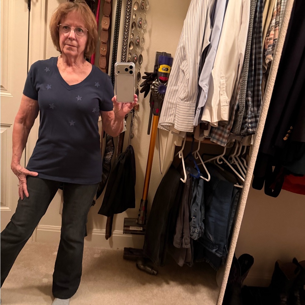 10/10$. Carbon Copy Dark Blue V-Neck Tee